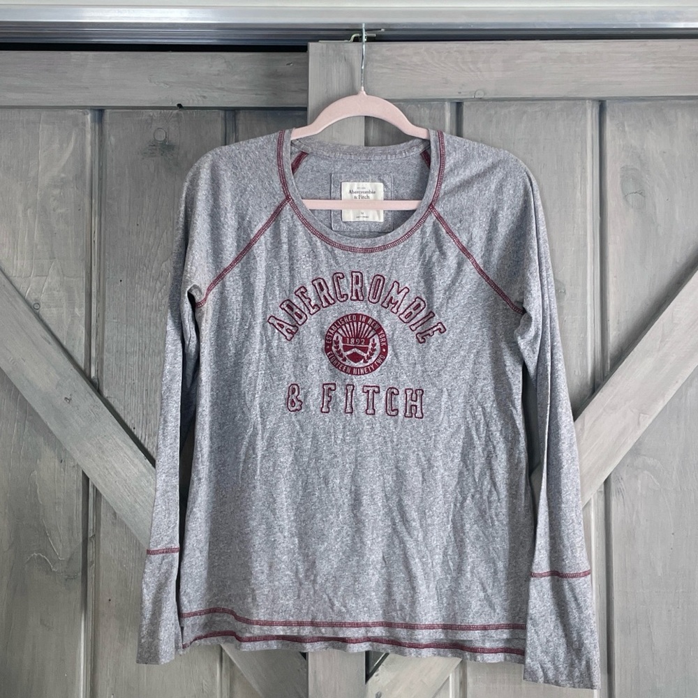 Y2K Abercrombie and Fitch Embroidered‎ Front Longsleeve Size M gray maroon